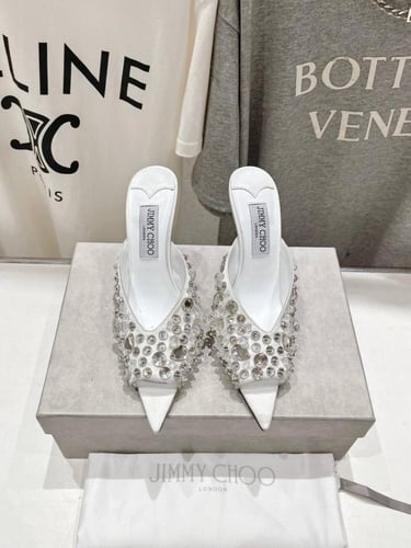 هيلز "لونين " jimmy choo