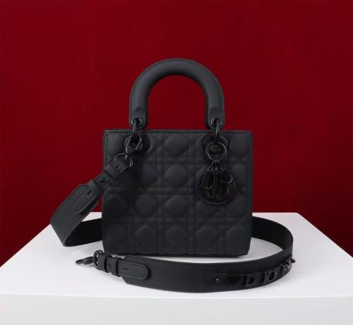 شنطة lady dior black matt