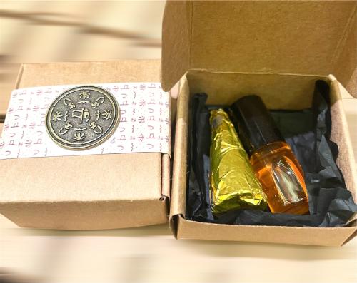 Luxury blended incense, Eastern aged, with self-ig...