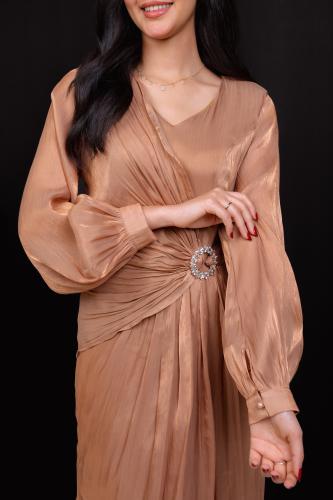 فستان أنيق بلمسة حريرية راقية