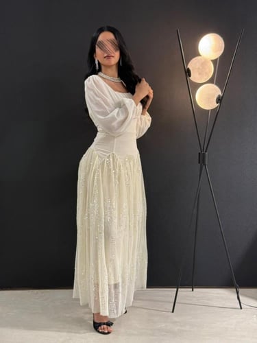 ستان أوف وايت بكورسيه فاخر مطرز ترتر