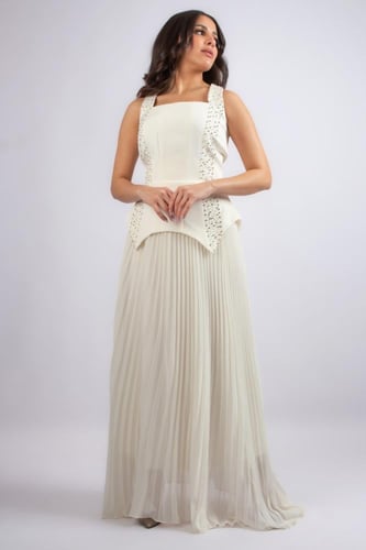 فستان بتصميم متوازن