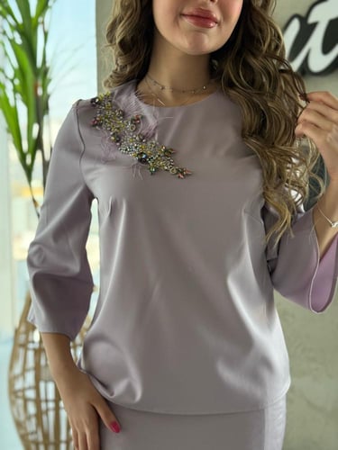 طقم بلمسات تطريز بتصميم عصري