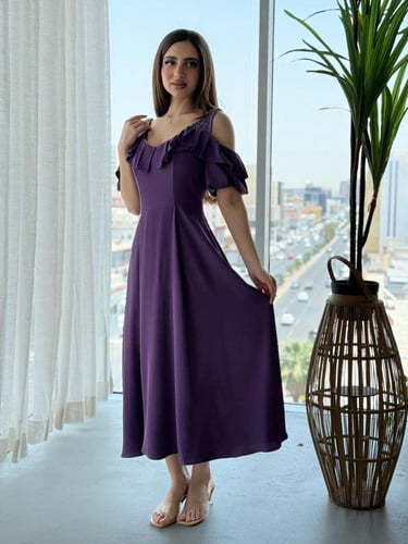 فستان ميد ناعم مكشوف الاكتاف