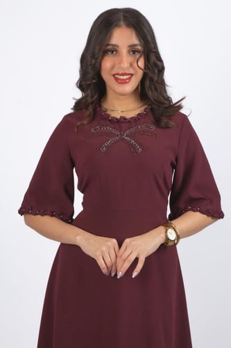 فستان أناقة المارون – قصة ميدي كلاسيك