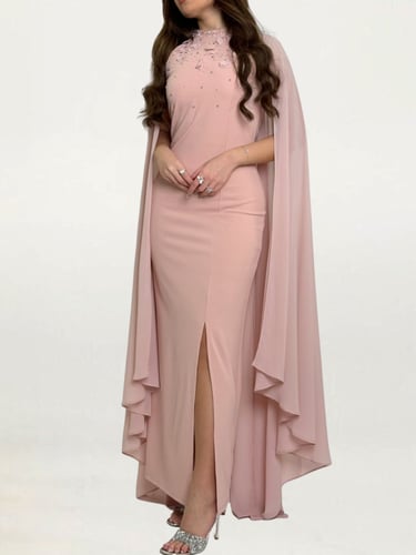 فستان الوردي الناعم بكاب انسيابي