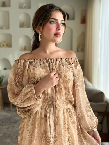 فستان ستايل الـ Off-Shoulder
