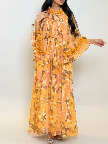 فستان طويل بتصميم أنثوي ناعم