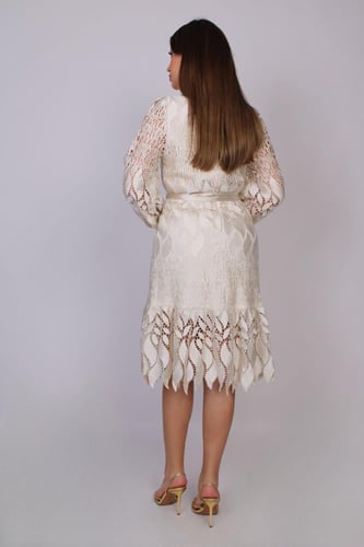 فستان ميدي دانتيل