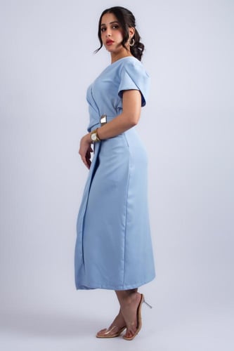 فستان سكون الأناقة الناعمة