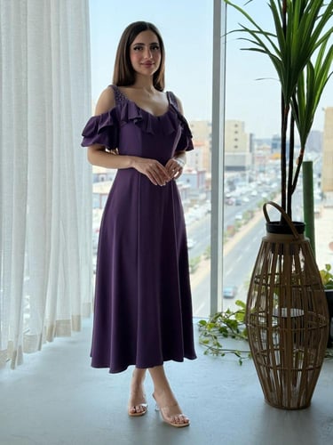 فستان ميد ناعم مكشوف الاكتاف