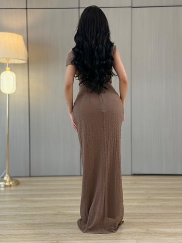 فستان لمسة أناقة ربيعية ناعمة