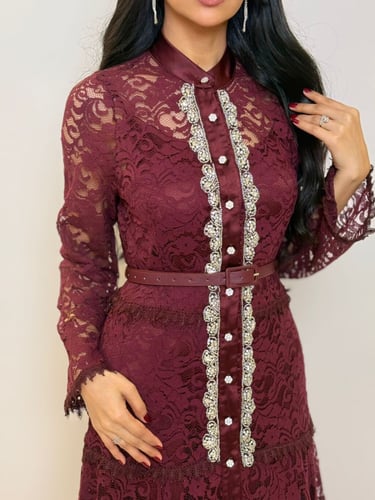 فستان دانتيل ناعم مع بطانة داخلية