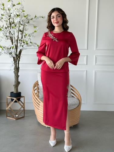 طقم بلمسات تطريز بتصميم عصري