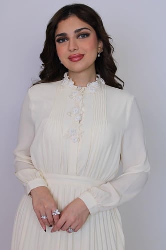 فستان طويل بتصميم ملكي راقي