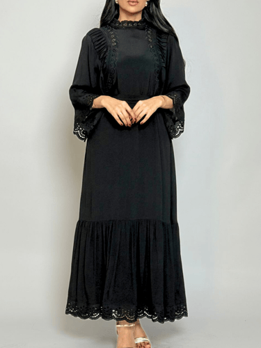 إطلالة دانتيل فاخرة