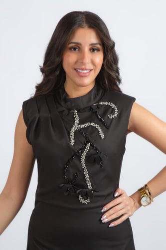 فستان توقيع الأناقة اللامعة