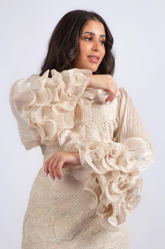 فستان رقة الدانتيل الملكي