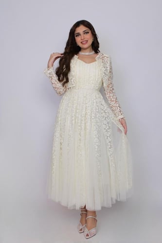 فستان لُجين الدانتيل الملكي