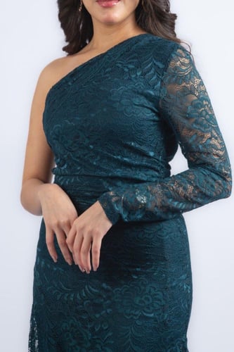 فستان سحر الدانتيل المتدرّج