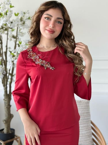 طقم بلمسات تطريز بتصميم عصري