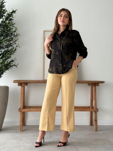 يوم عمل بإطلالة كاجوال مثالية