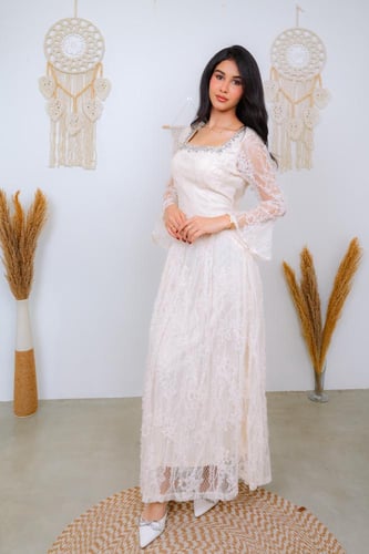 فستان رُقيّ الدانتيل