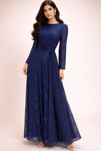 فستان السهرة الكلاسيكي بلمسة الطيات الأنيقة