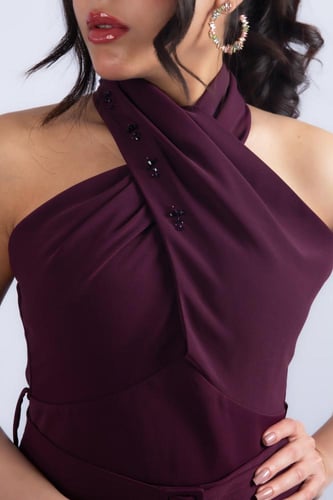 جمبسوت بتصميم متقاطع أنيق