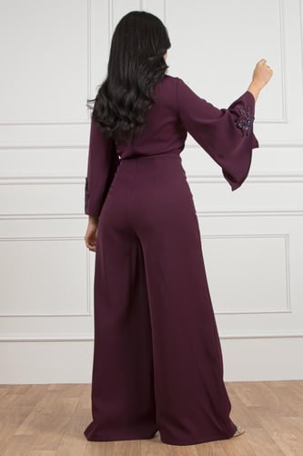 جمبسوت سهرة بتفاصيل ورد مطرّز