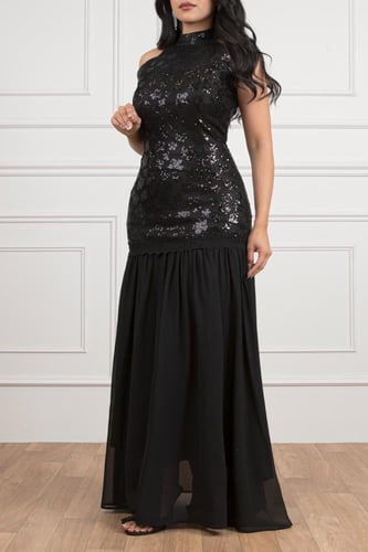 فستان سهرة دانتيل راقٍ