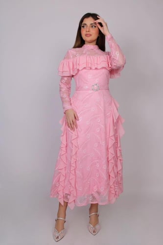 فستان رُقيّ الكشكش – دانتيل ناعم