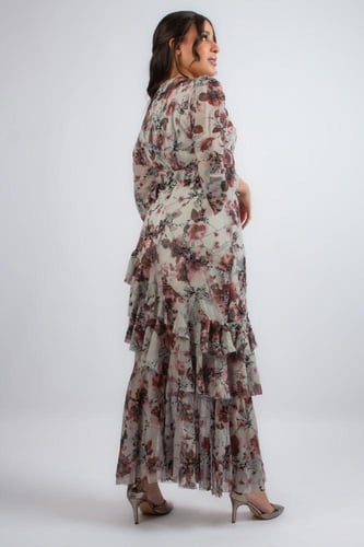 فستان بطبعات ناعمة