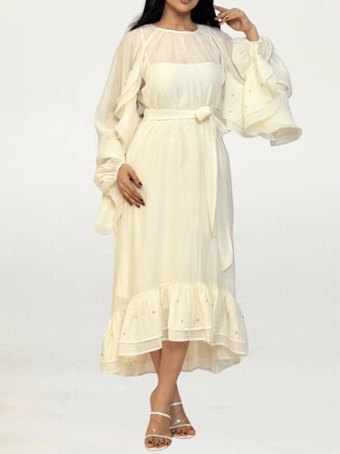 فستان أنثوي بخامة الأورجنزا الخفيفة