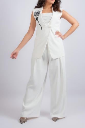 طقم أناقة معاصرة بلمسة راقية