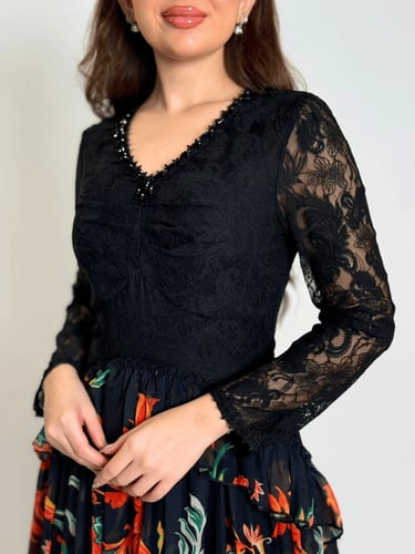 فستان زهور المساء – مزيج الدانتيل والشيفون