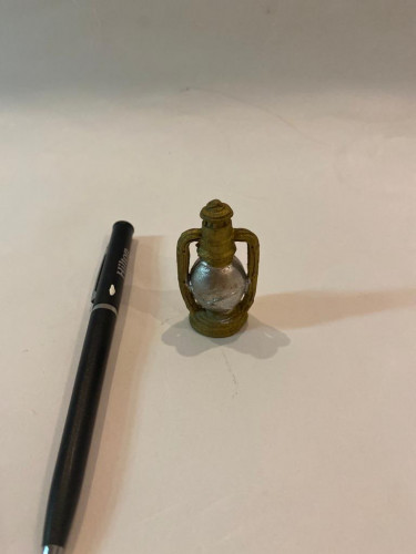 منمات فانوس ذهبي