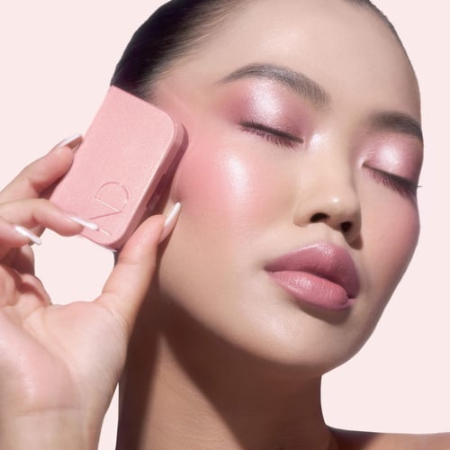 نتاشا دينونا ESSENTIAL لوحة 5 جم