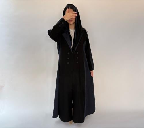 عبايه بليزر رمادي مع اسود