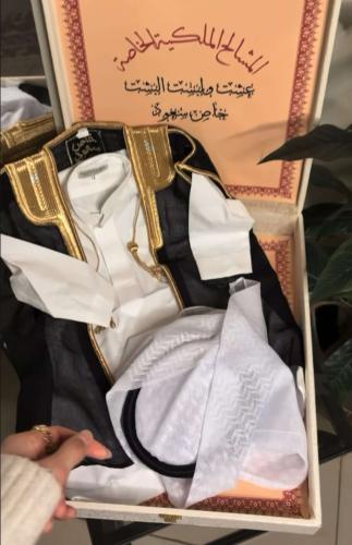 5قطع (بشت،ثوب، شماغ،طافيه ، عقال)