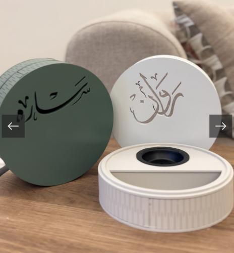 مبخرة ديكور أكريليك دائرية قابلة للتخصيص بنقش الاس...