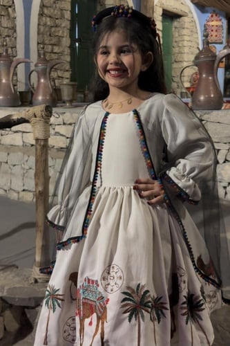 فستان التأسيس تفته مع شالكي اسود