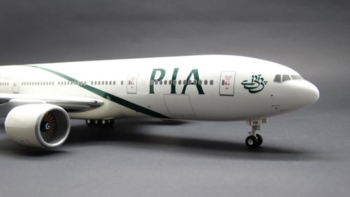 مجسم الخطوط الباكستانية B777-200ER مقاس 1:200