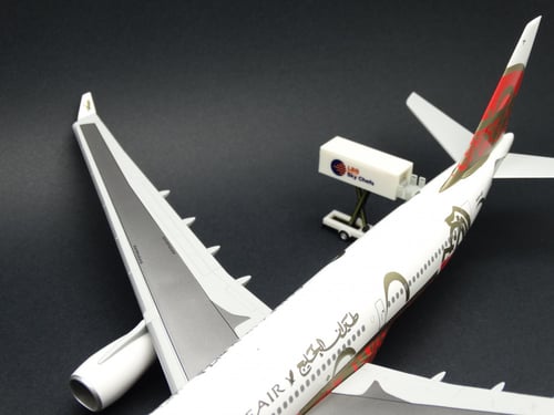 مجسم طيران الخليج A330-200 مقاس 1:200