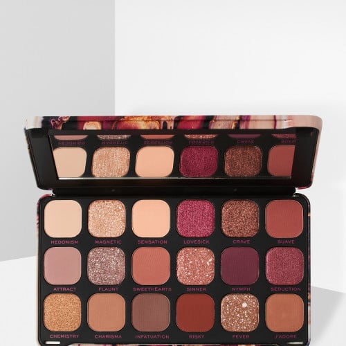 باليت ايشادو فوريفر فلولس - الور من ميكب ريفولوشن...