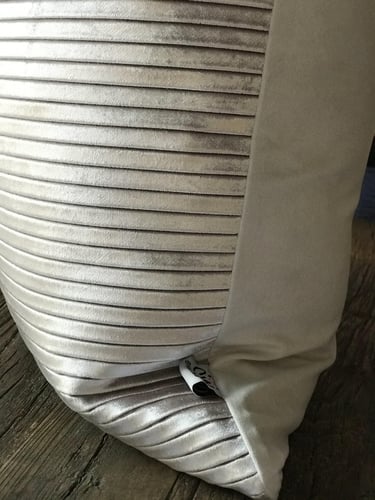 غطاء وسادة نجليك بليسيه مخمل