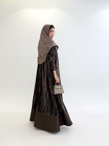 عباية مخمل مكسر بني