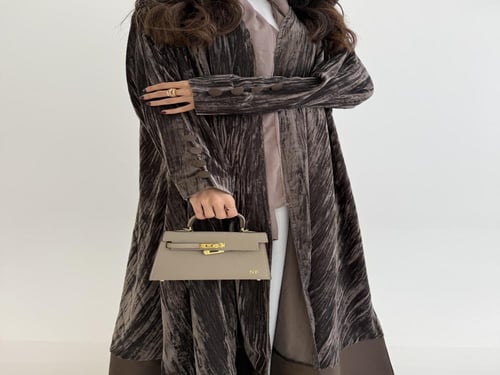 عباية مخمل مكسر بني