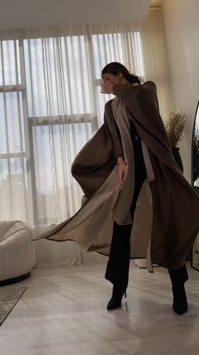 عباية باللون البني والبيج "دبل فيس "