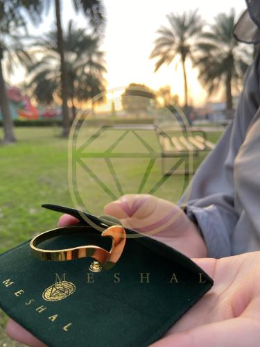 اسوارة مطلية بالذهب أو الفضة بالحرف حسب الطلب